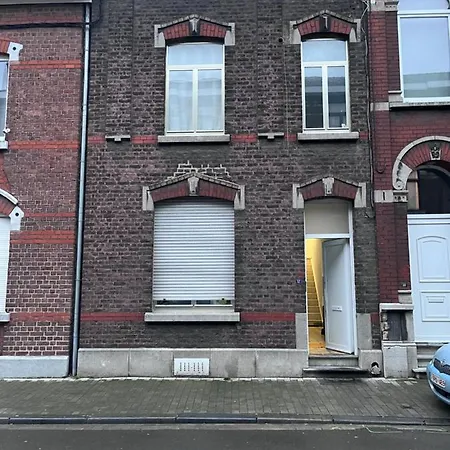 Grande Maison Avec Plusieurs A Louer *