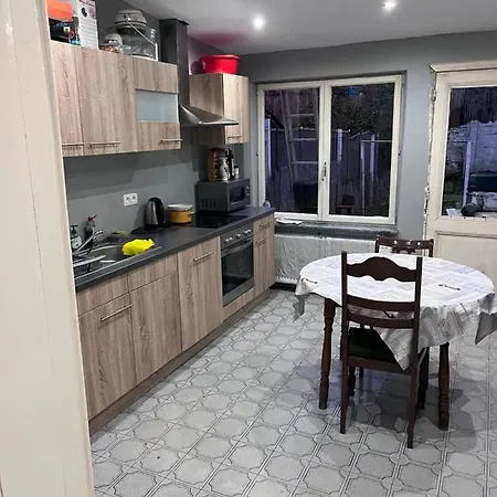 Grande Maison Avec Plusieurs A Louer Проживание в семье *